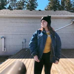 Meet your Posher, Danielle